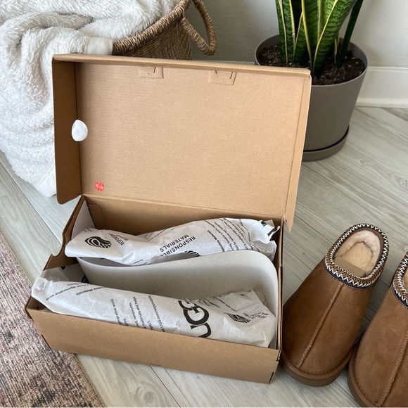 NWT UGG Tasman Slipper - Picture 7 of 7